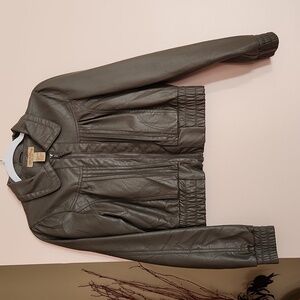 Large cropped jacket.